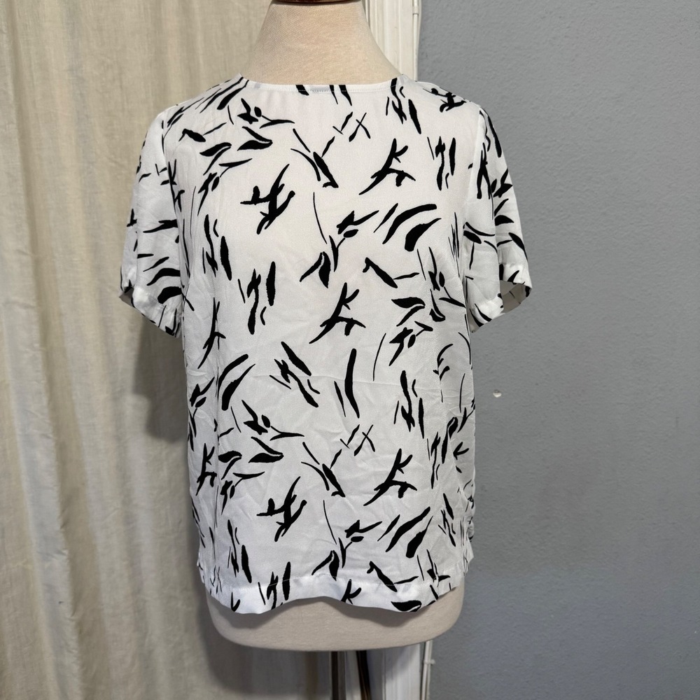 A New Day White Black Abstract Print Short Sleeve‎ Blouse Top - Size S